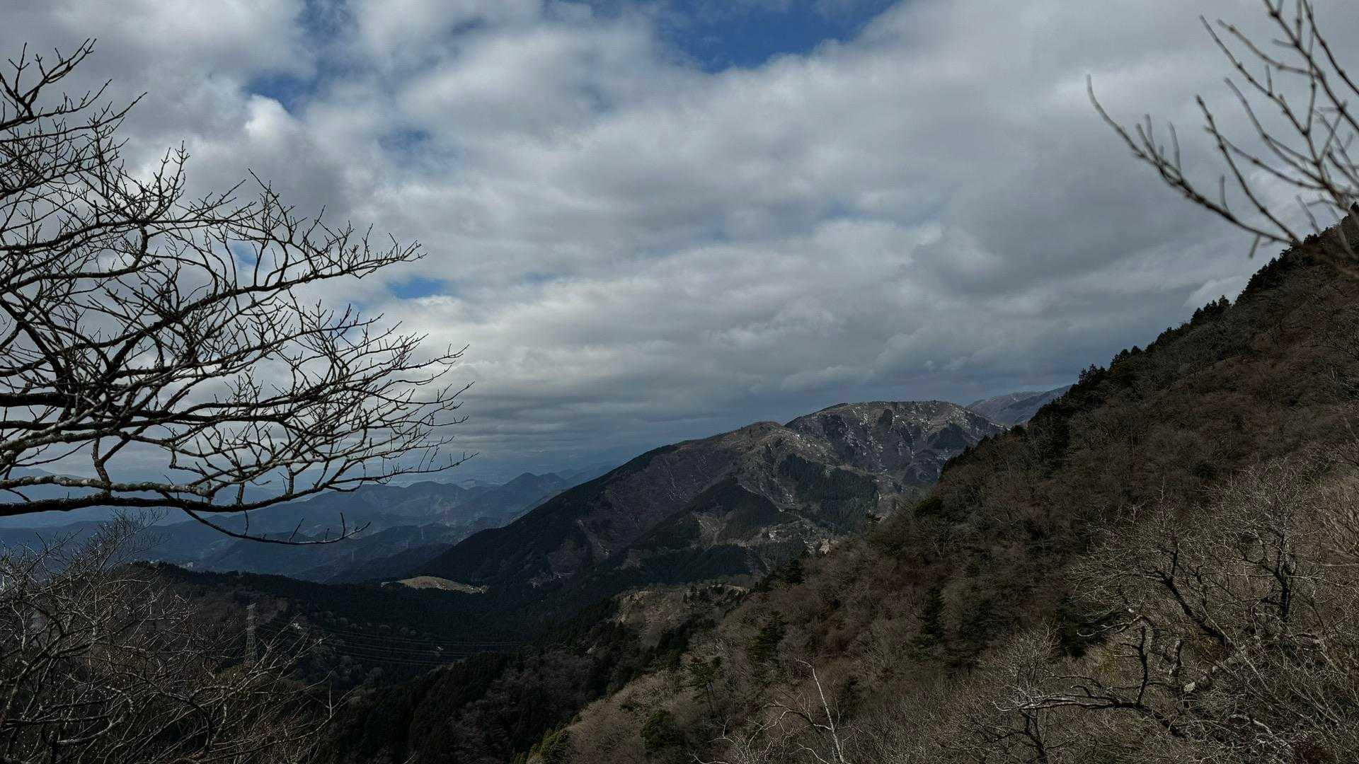 大山（ヤビツ峠〜大山〜鶴巻温泉）縦走 の写真 24