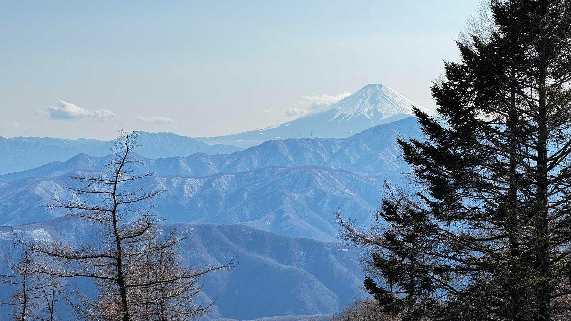 奥多摩、石尾根テン泊縦走（鴨沢〜七ツ石山〜鷹ノ巣山〜六ツ石山〜奥多摩駅） の写真 29