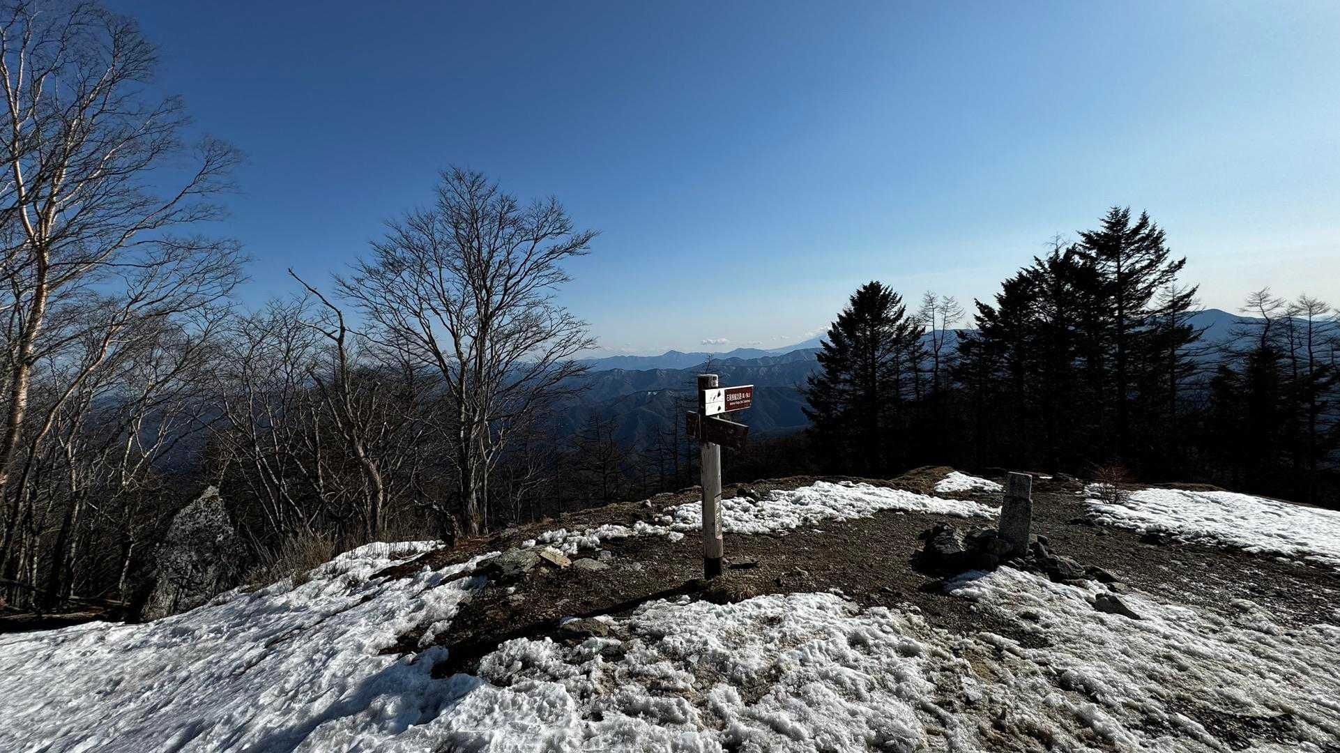 奥多摩、石尾根テン泊縦走（鴨沢〜七ツ石山〜鷹ノ巣山〜六ツ石山〜奥多摩駅） の写真 32