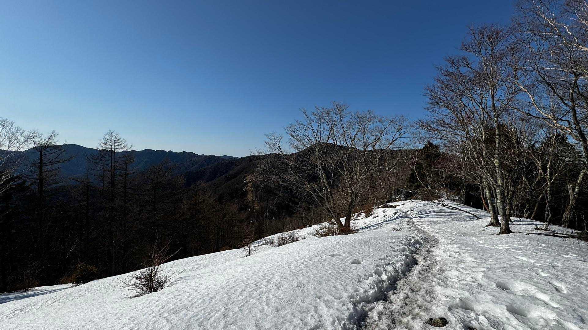 奥多摩、石尾根テン泊縦走（鴨沢〜七ツ石山〜鷹ノ巣山〜六ツ石山〜奥多摩駅） の写真 34