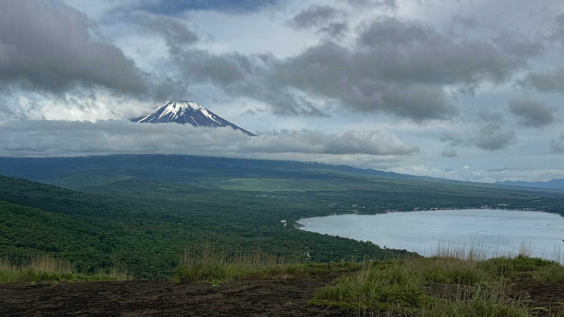 鉄砲木ノ頭から富士山と山中湖