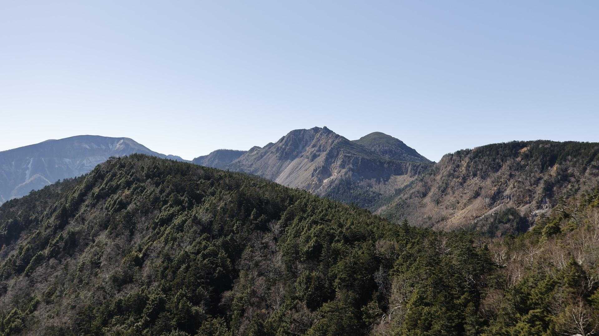 北八ヶ岳縦走（にゅう・東天狗岳・西天狗岳・中山） の写真 15