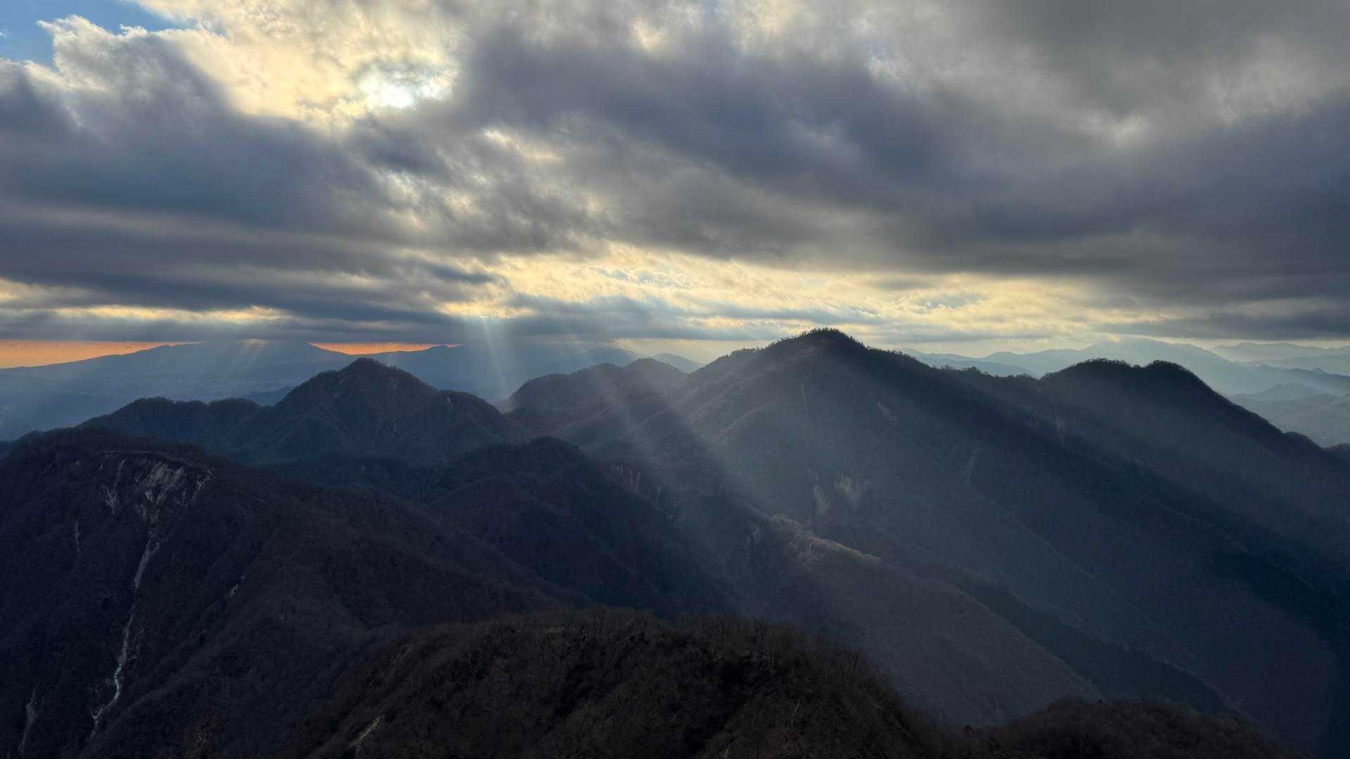 丹沢主脈縦走（檜洞丸•蛭ヶ岳•丹沢山•塔ノ岳•鍋割山） の写真 34