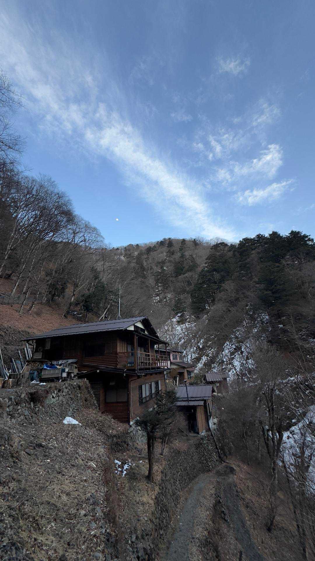 三条の湯到着、予定より1時間遅れでした