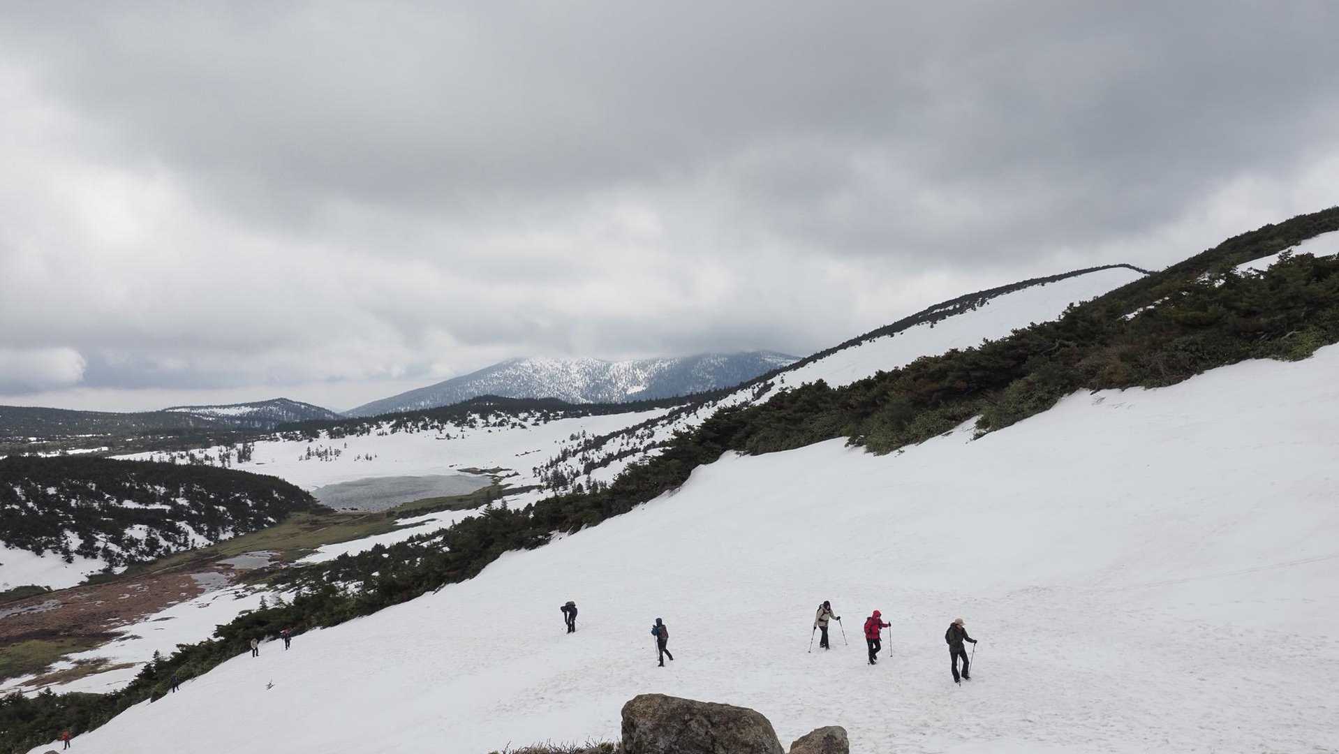 一切経山（雪渓歩き） 浄土平ピストン の写真 2
