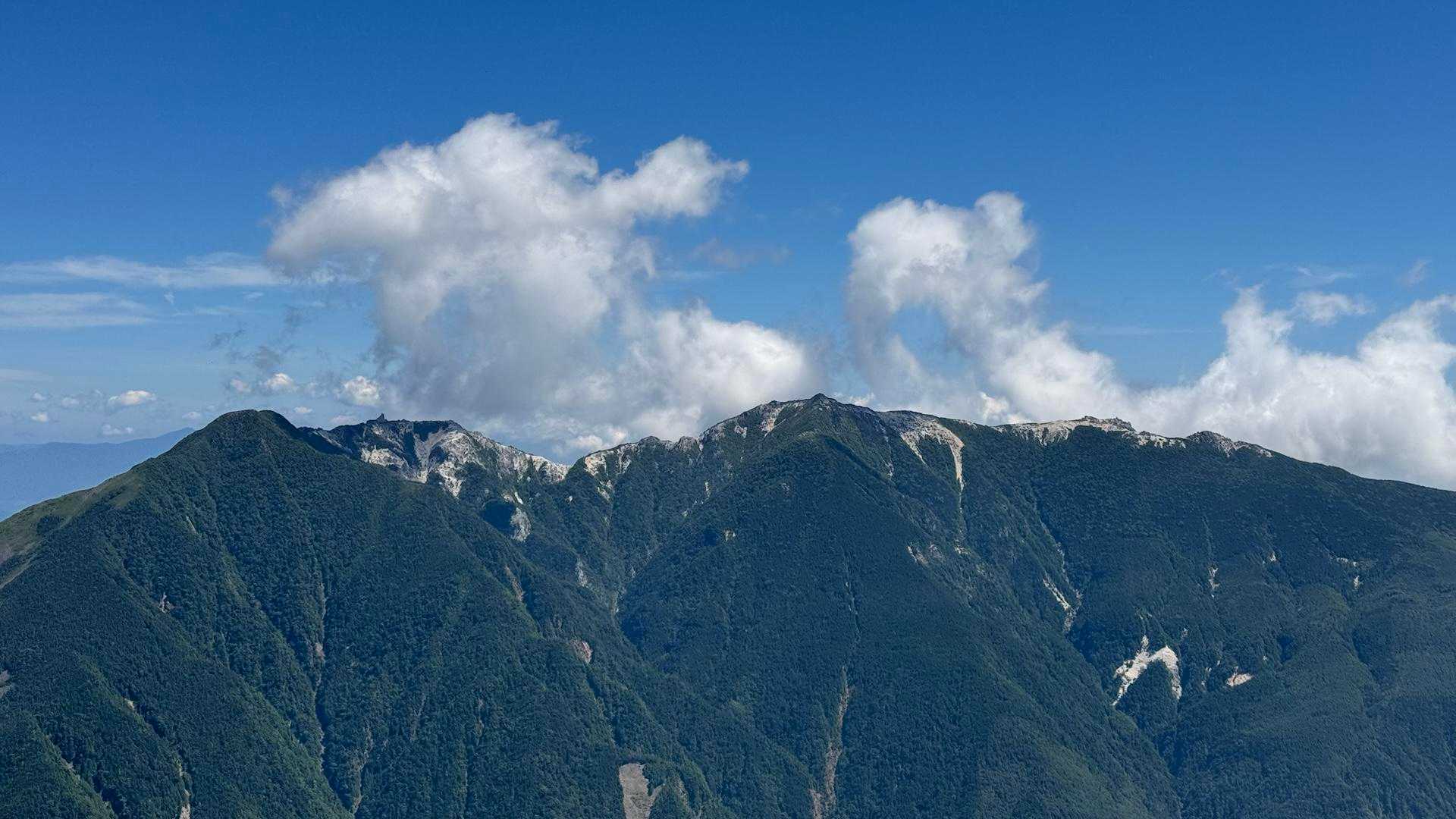 白根三山（北岳・間ノ岳・農鳥岳）、テン泊縦走 の写真 9