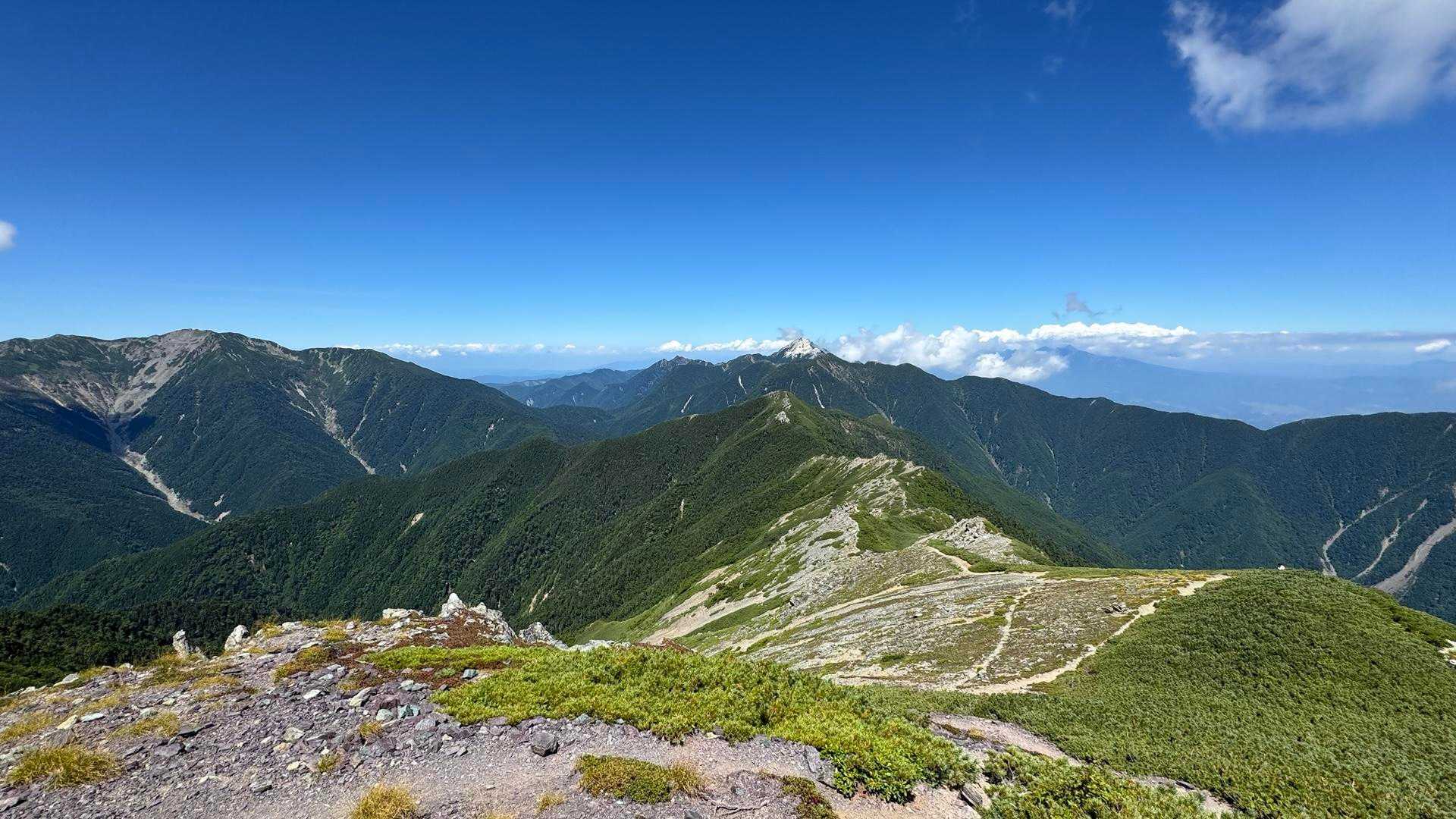 白根三山（北岳・間ノ岳・農鳥岳）、テン泊縦走 の写真 17