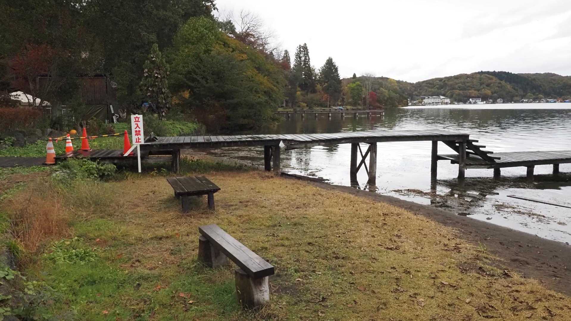 野尻湖畔のベンチはここだけでした