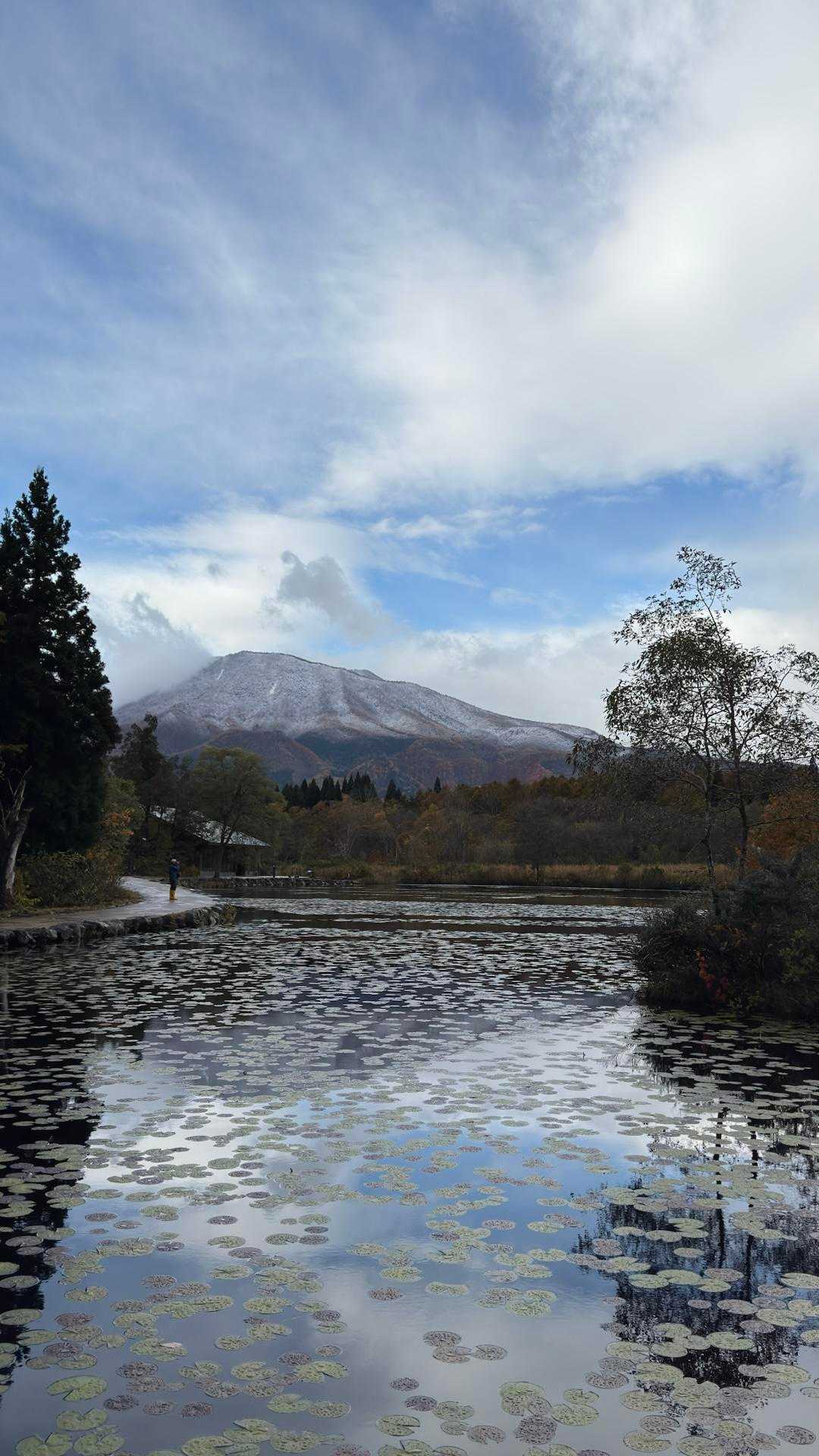 いもり池と黒姫山