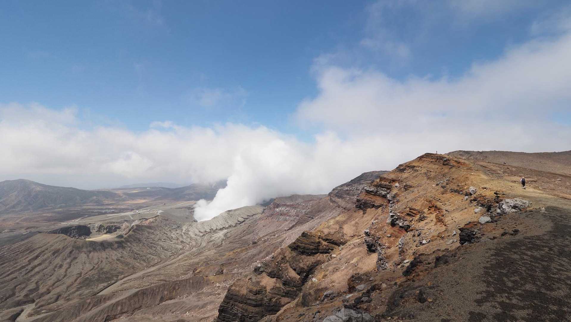 阿蘇山（中岳・高岳・高岳東峰）、砂千里ヶ浜から の写真 12