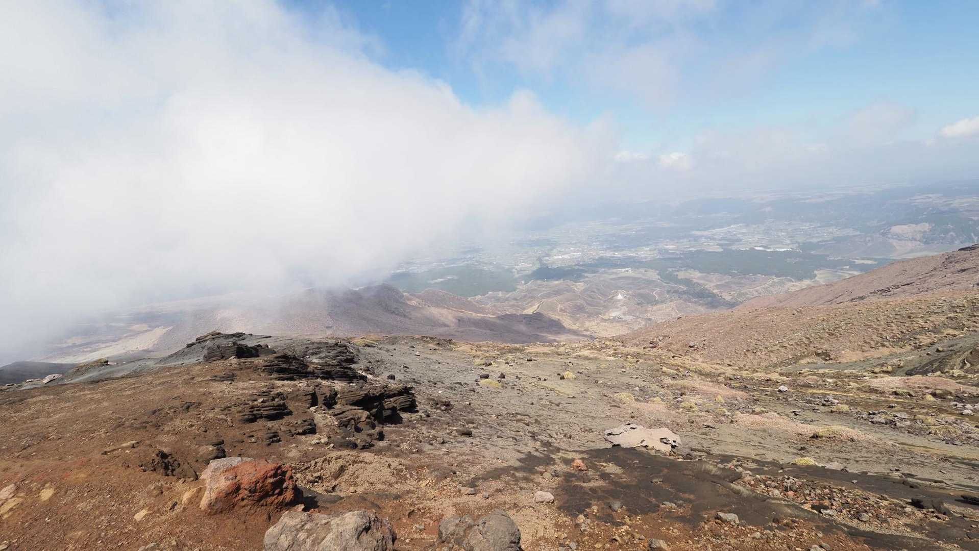 阿蘇山（中岳・高岳・高岳東峰）、砂千里ヶ浜から の写真 15