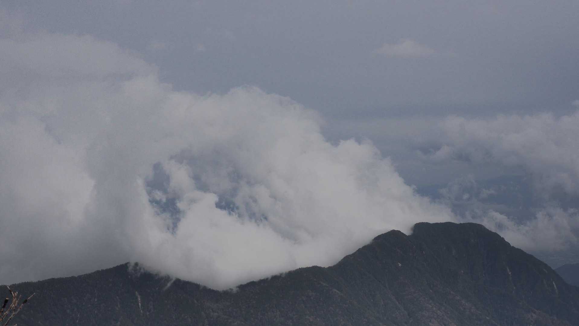 燕岳、残雪の稜線へ の写真 24