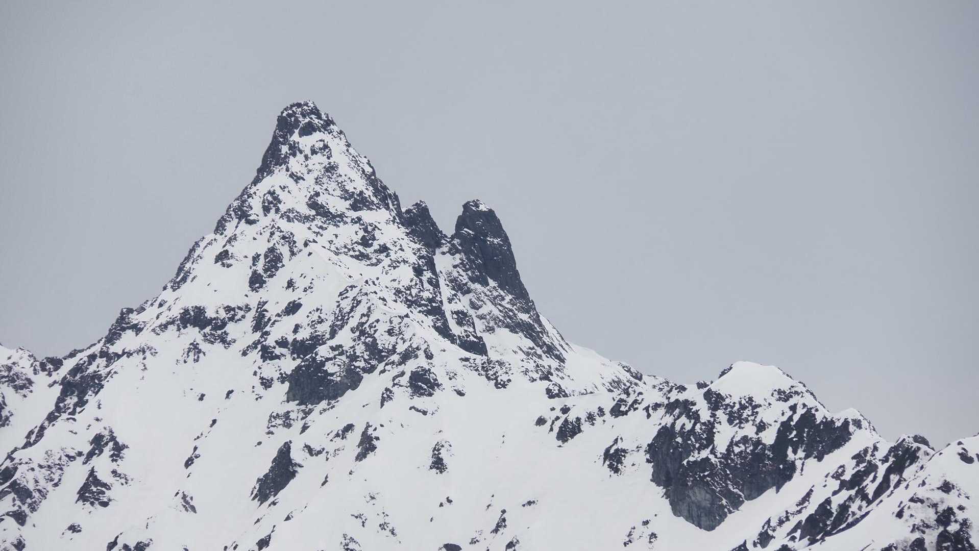 燕岳、残雪の稜線へ の写真 42